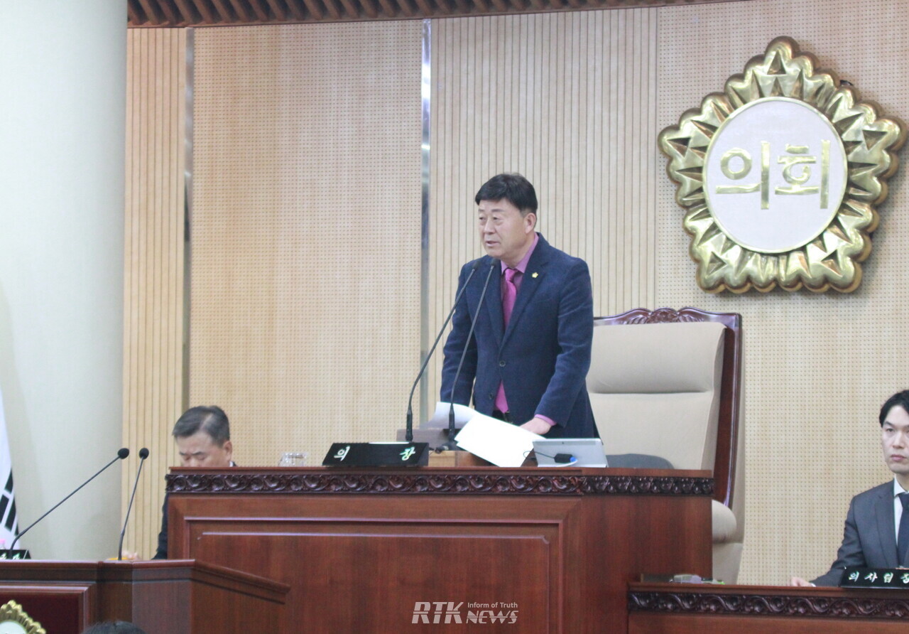 20일 오전 10시에 개회한 고양특례시 제278회 임시회 제1차 본회의에서 김영식 의장이 발언하고 있다 / 남기두 기자 