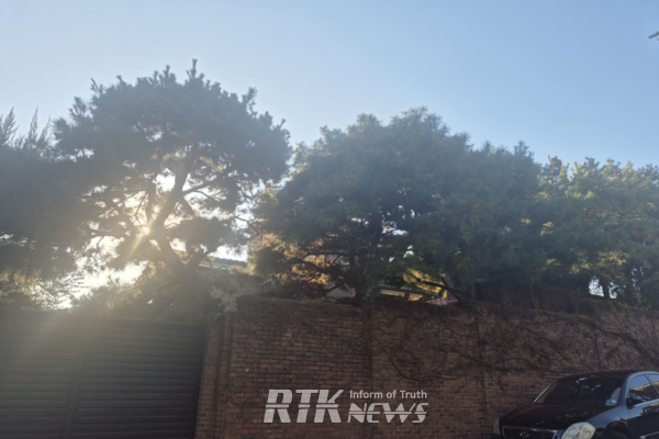 김남정 동원그룹 회장이 320억원에 매입한 서울 용산구 이태원동에 위치한 단독주택 / 남기두 기자 