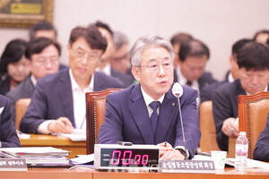 '1억원 수수 의혹' 강호동 농협회장 재소환...부의금·공금 유용도 수사 - 뉴스 썸네일 이미지